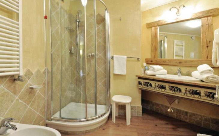 Hotel Compagnoni, Cervinia, Shower